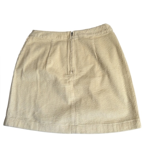 Urban Outfitters Ivory Courdory Mini Skirt NWT - SZ: Small - Picture 2 of 9